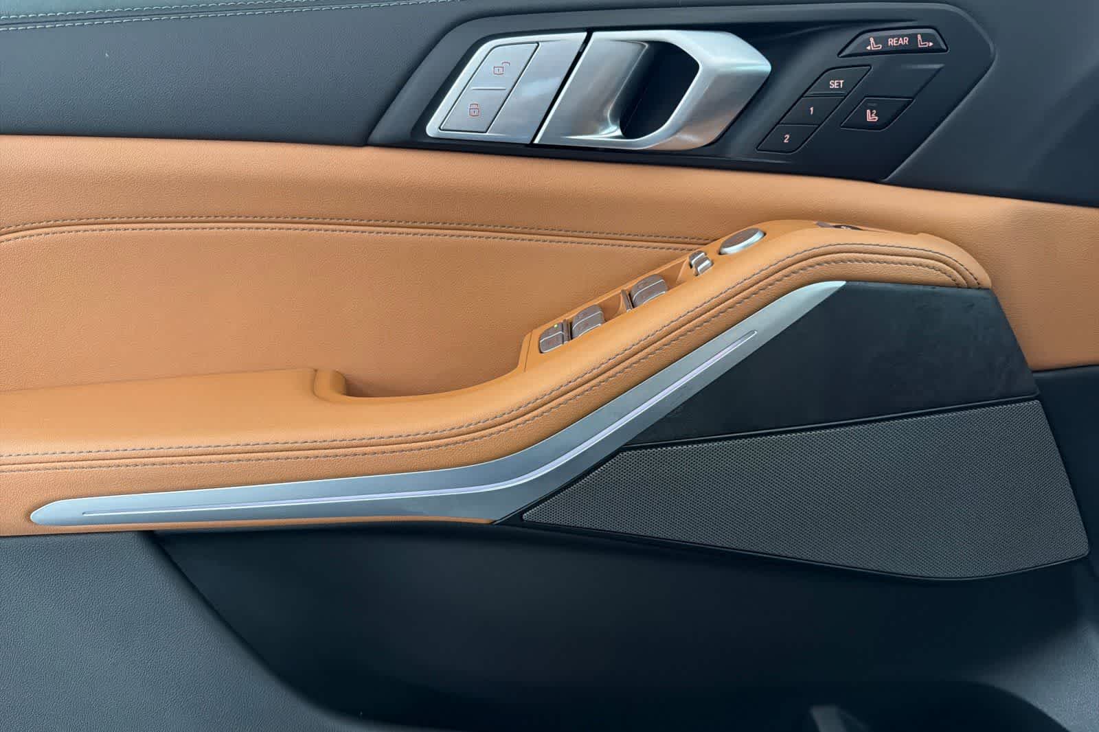Thumbnail: 2026 BMW X7 - 12