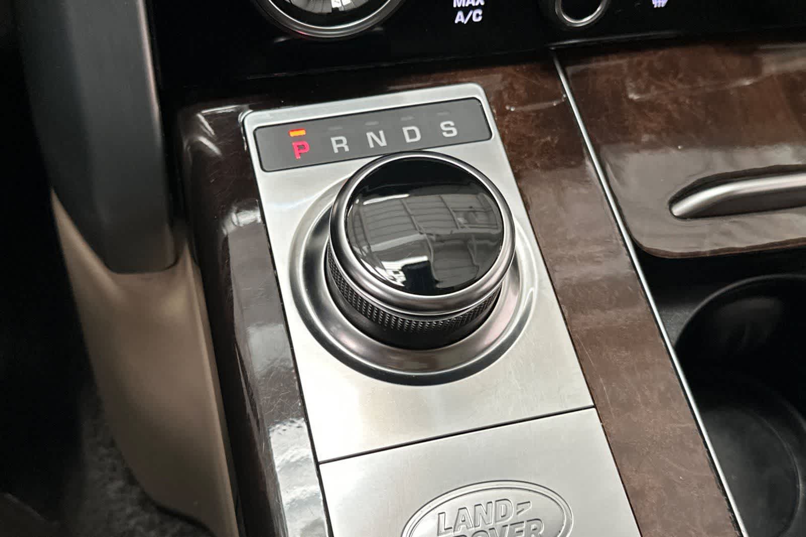 Thumbnail: 2020 Land Rover Range Rover - 21