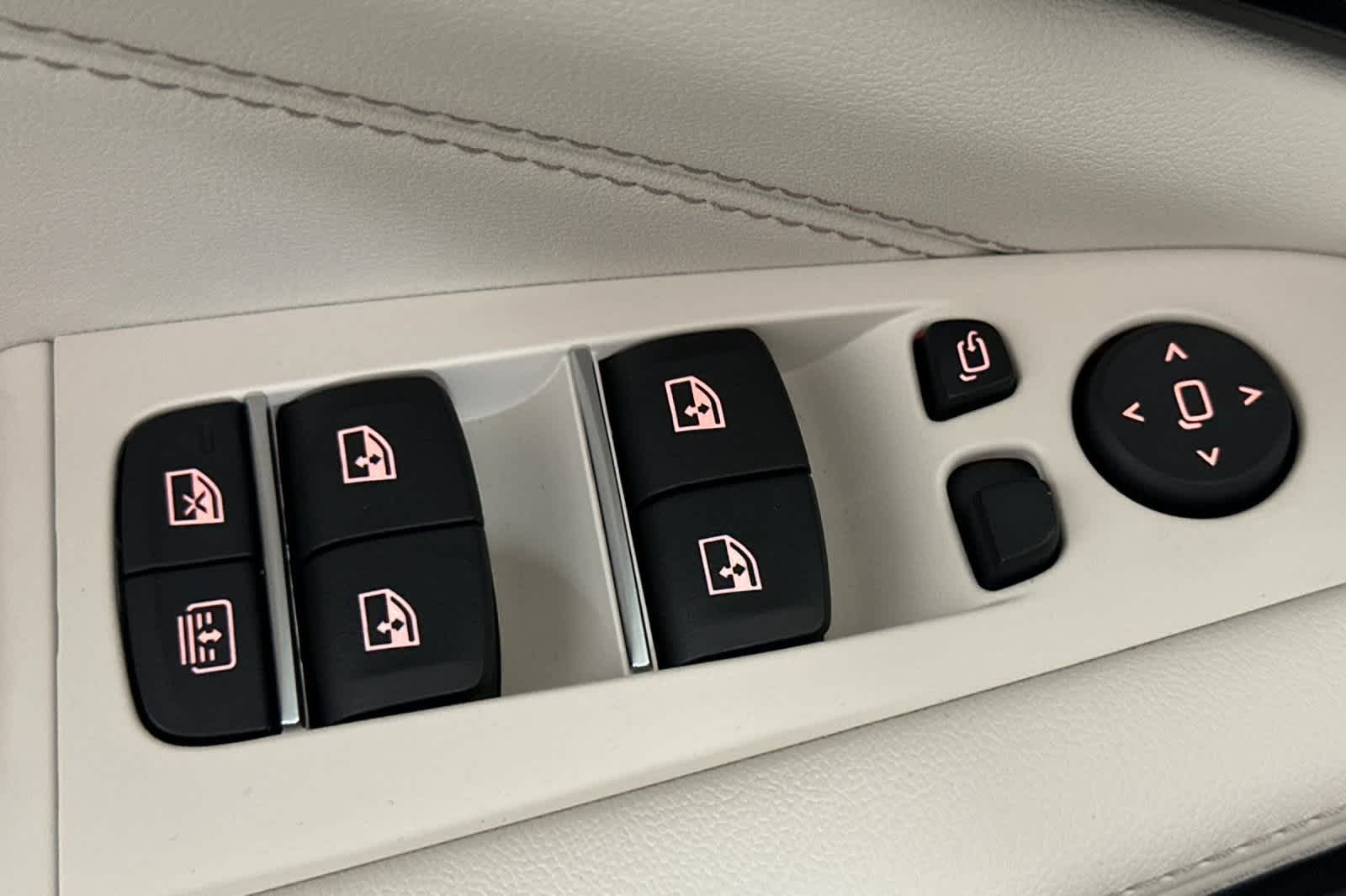 Thumbnail: 2026 BMW X7 - 13