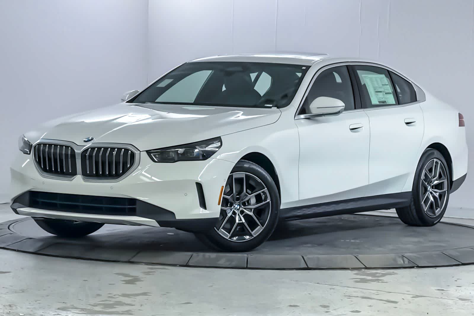 Thumbnail: 2026 BMW 5 Series - 1