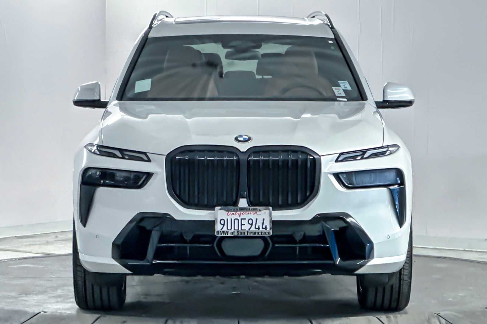 Thumbnail: 2026 BMW X7 - 10