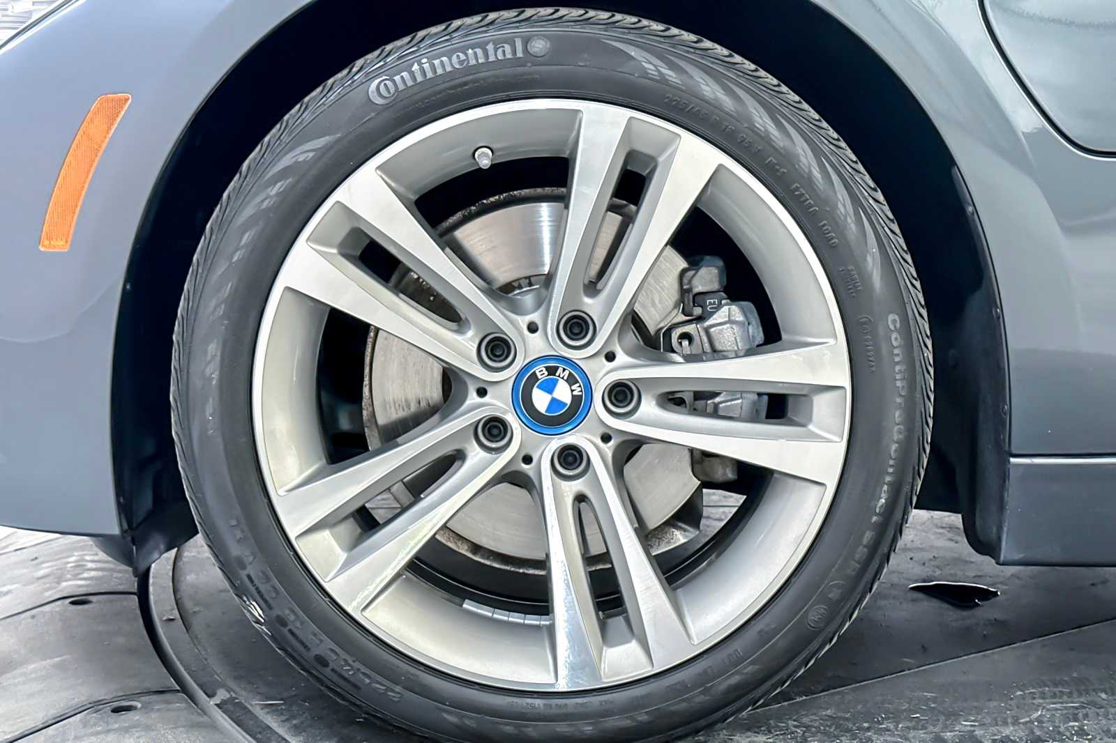 Thumbnail: 2017 BMW 3 Series - 26