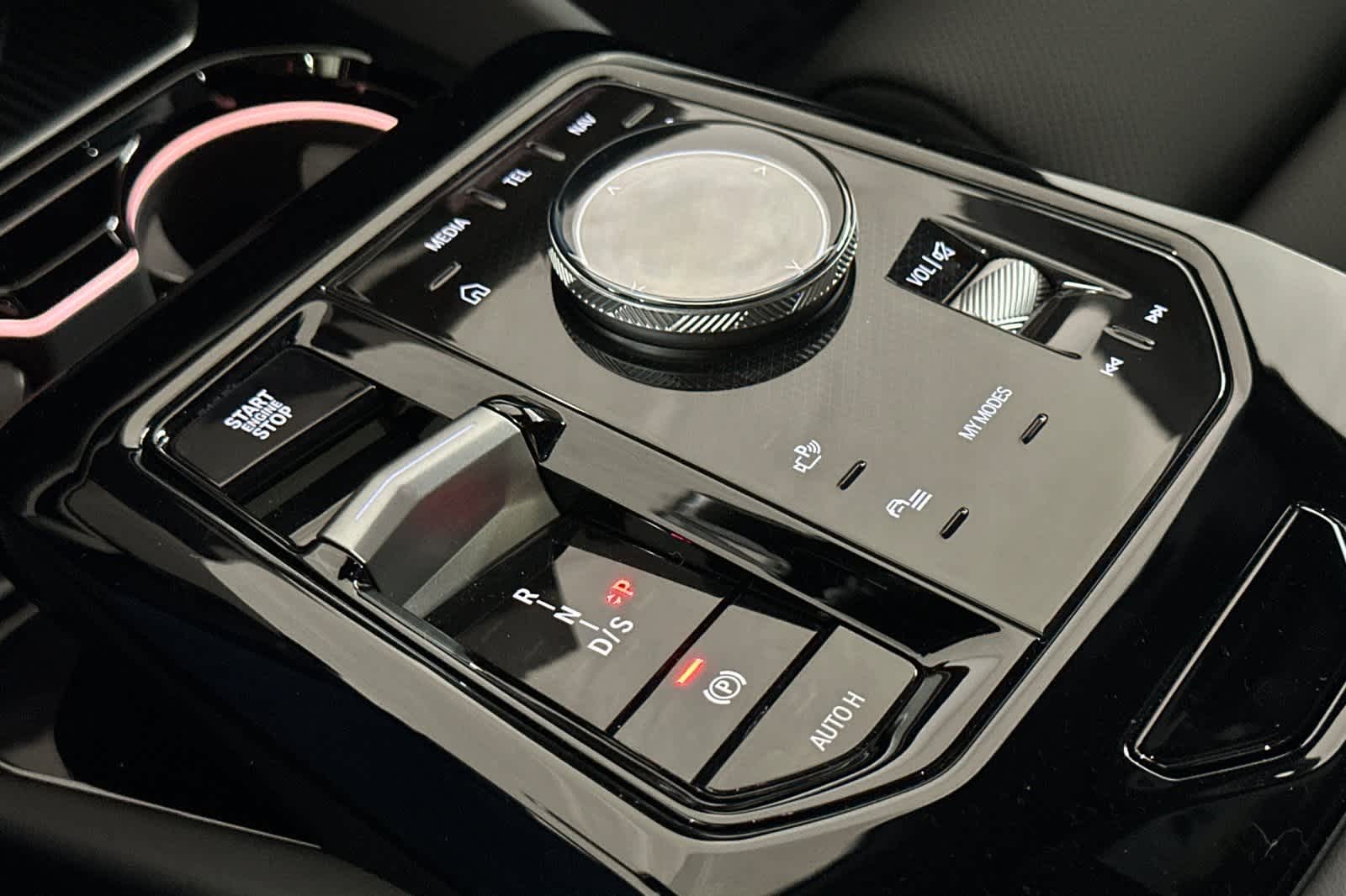 Thumbnail: 2026 BMW 5 Series - 21