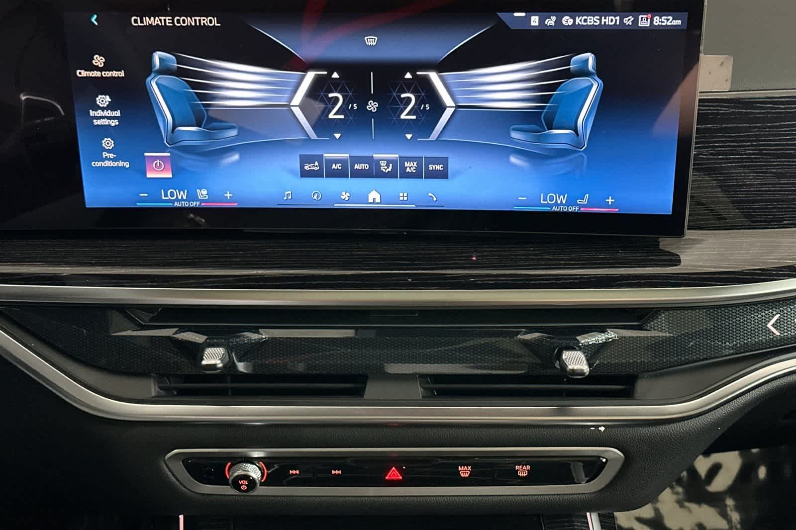 Thumbnail: 2026 BMW X7 - 21