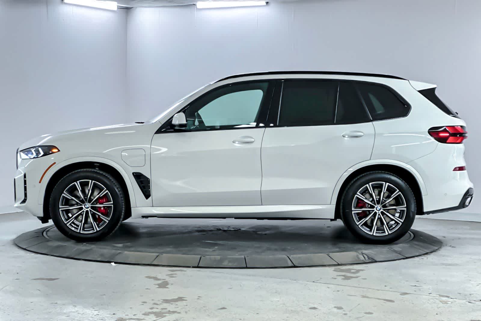 Thumbnail: 2026 BMW X5 - 5