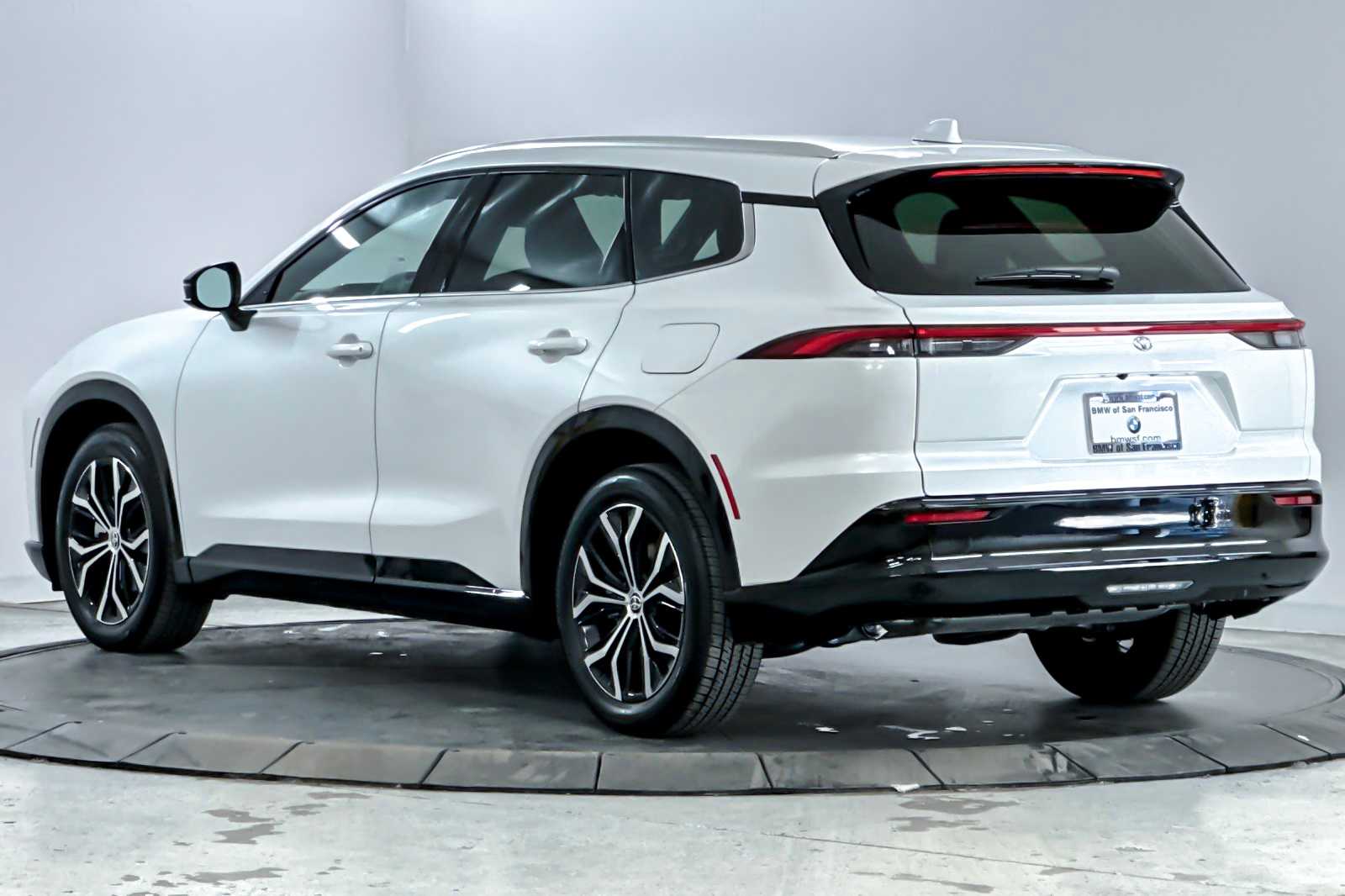 Thumbnail: 2025 Toyota Crown Signia - 6