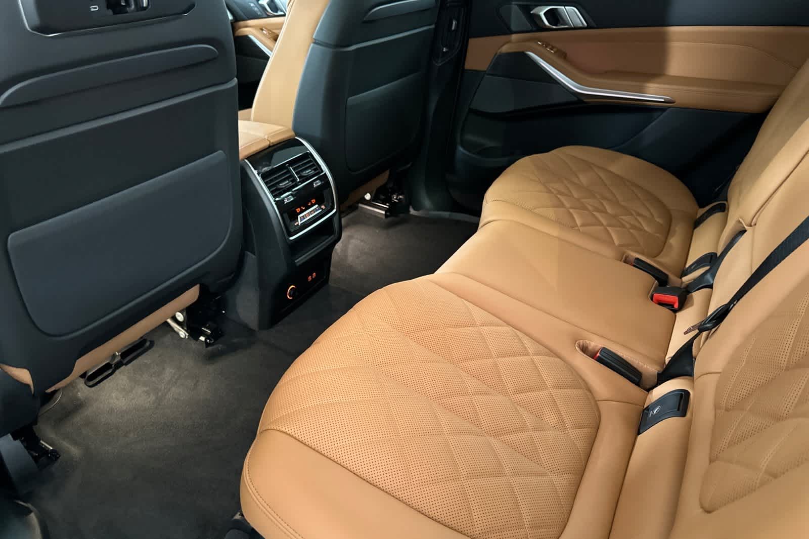 Thumbnail: 2026 BMW X7 - 4