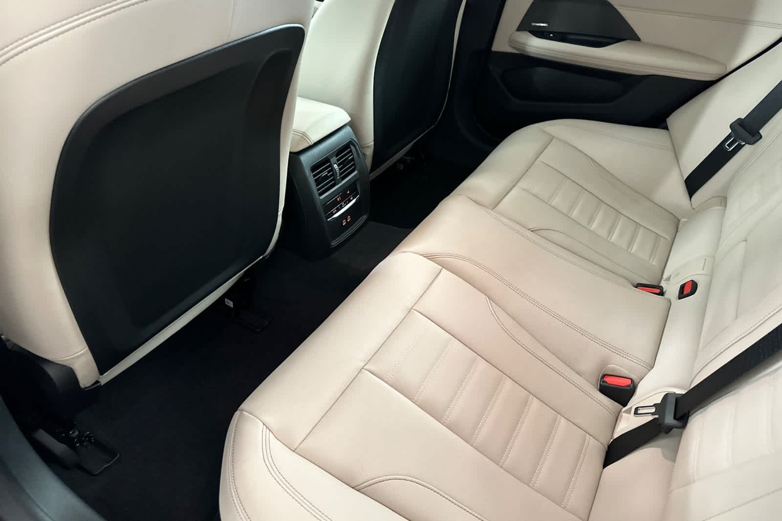 Thumbnail: 2025 BMW i4 - 4