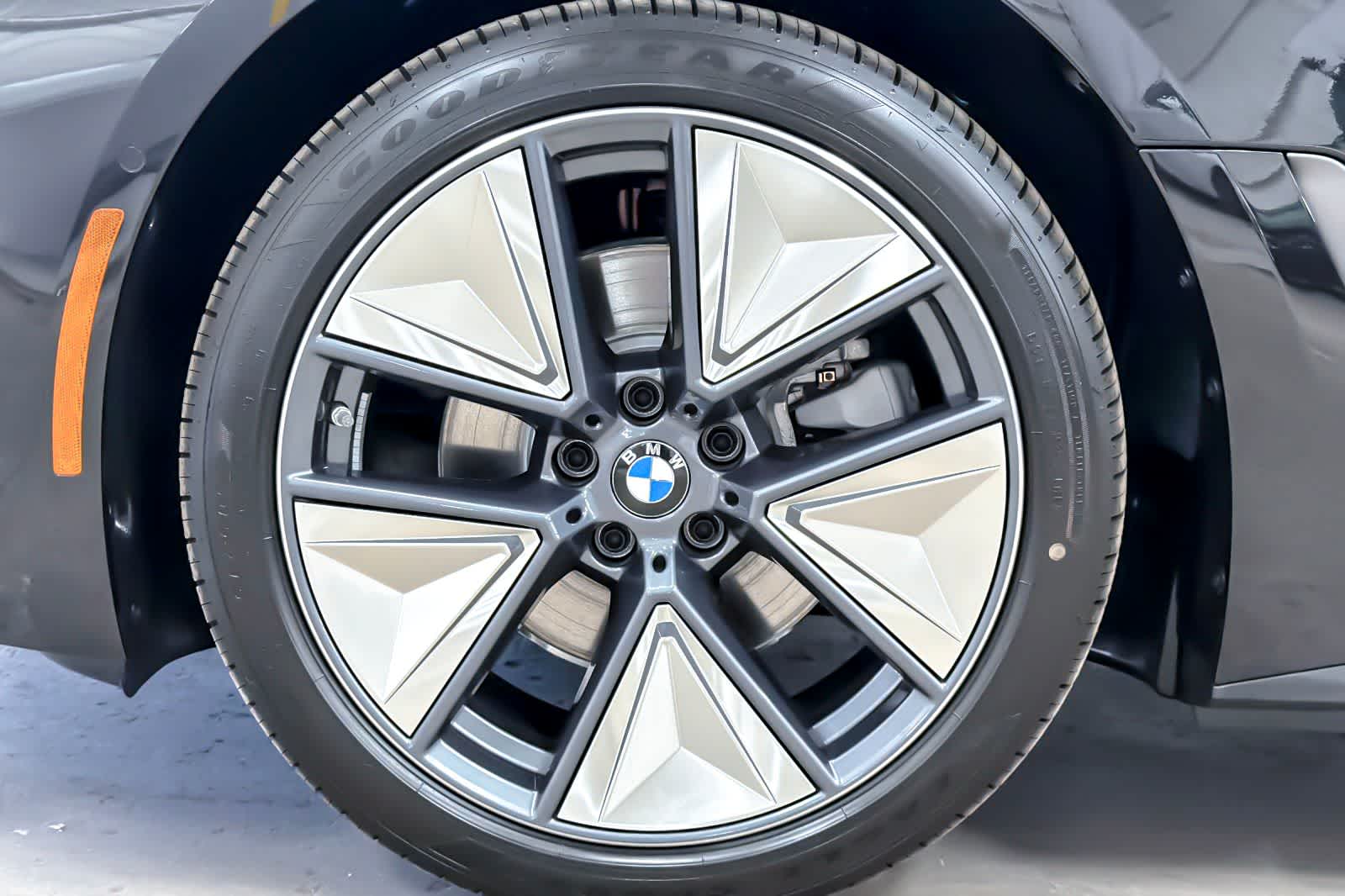 Thumbnail: 2026 BMW i4 - 24