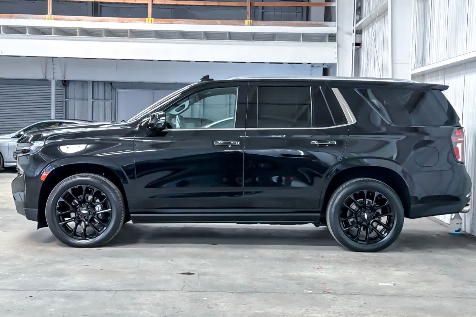 Thumbnail: 2022 Chevrolet Tahoe - 5