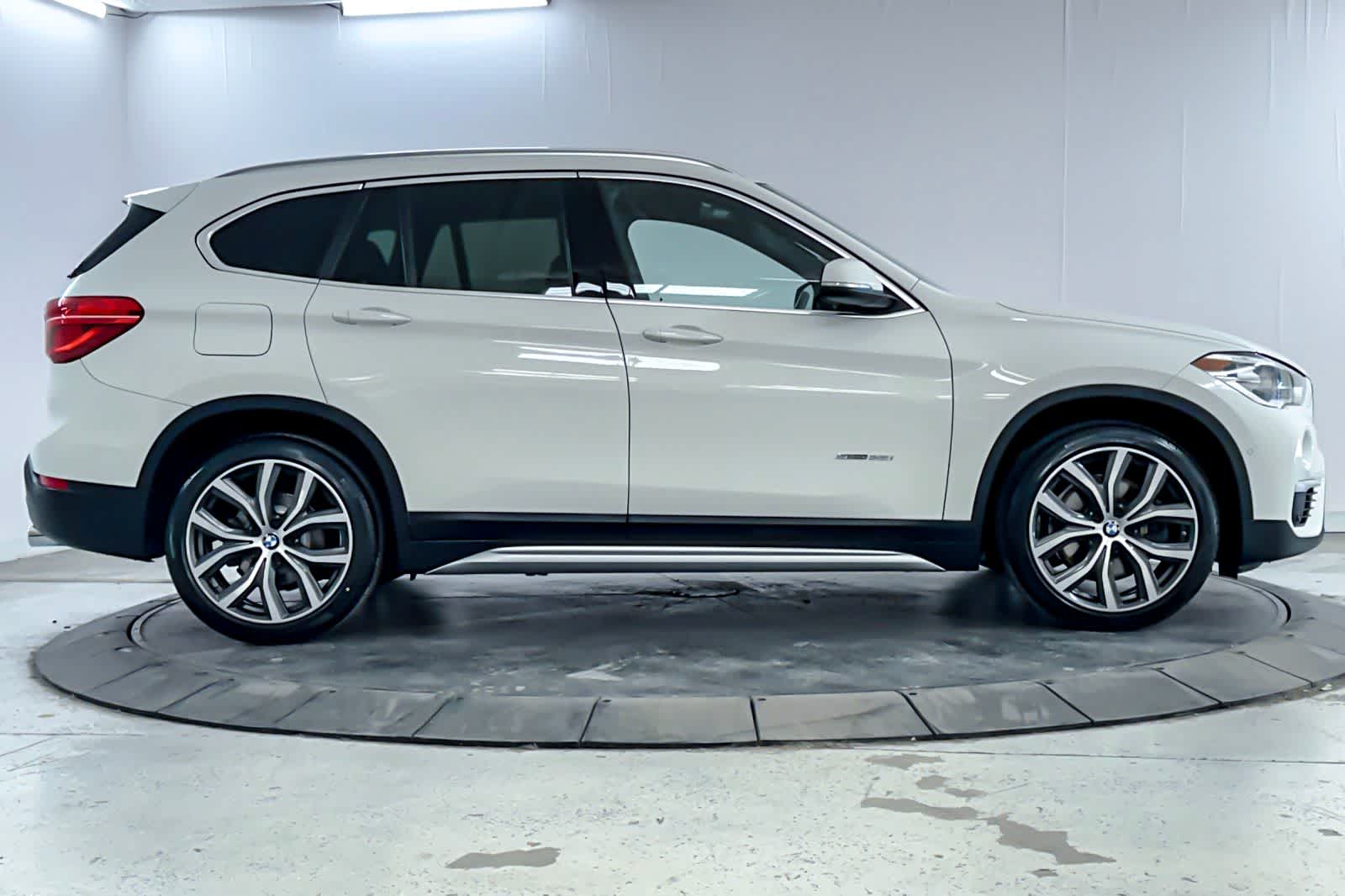 Thumbnail: 2018 BMW X1 - 8