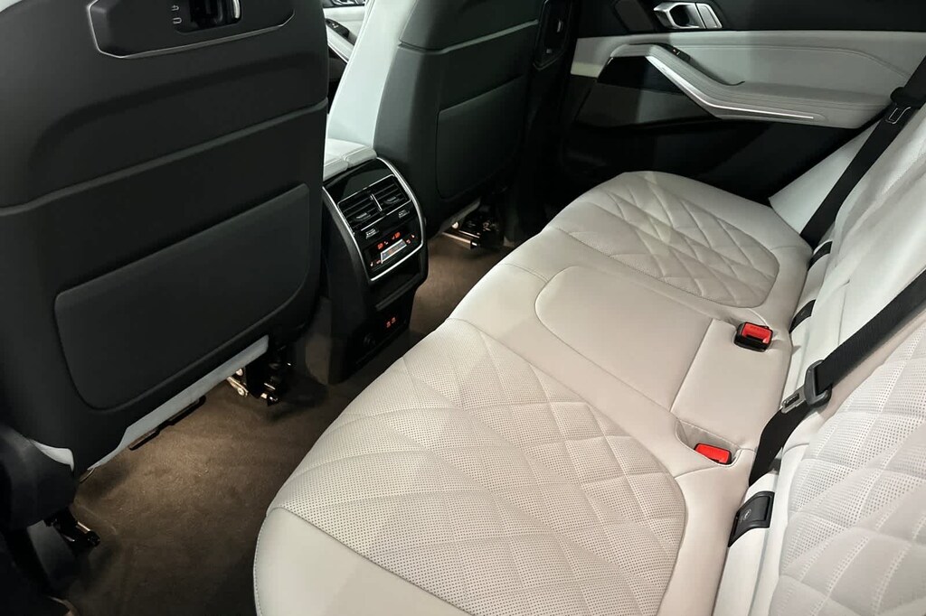 New 2026 BMW X5 xDrive40i SUV