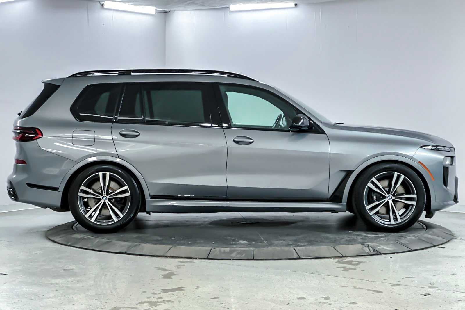 Thumbnail: 2023 BMW X7 - 8