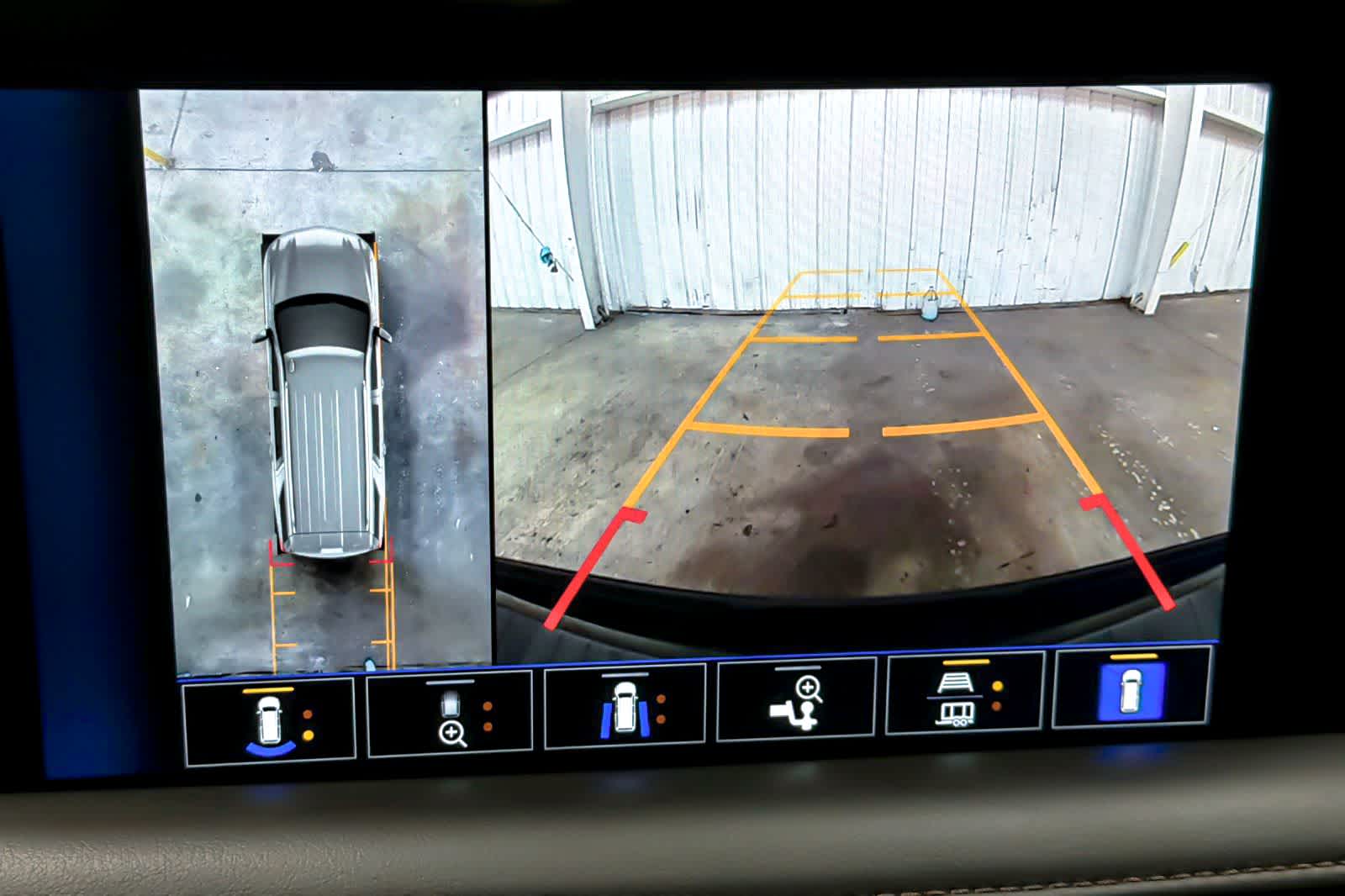 Thumbnail: 2022 Chevrolet Tahoe - 20