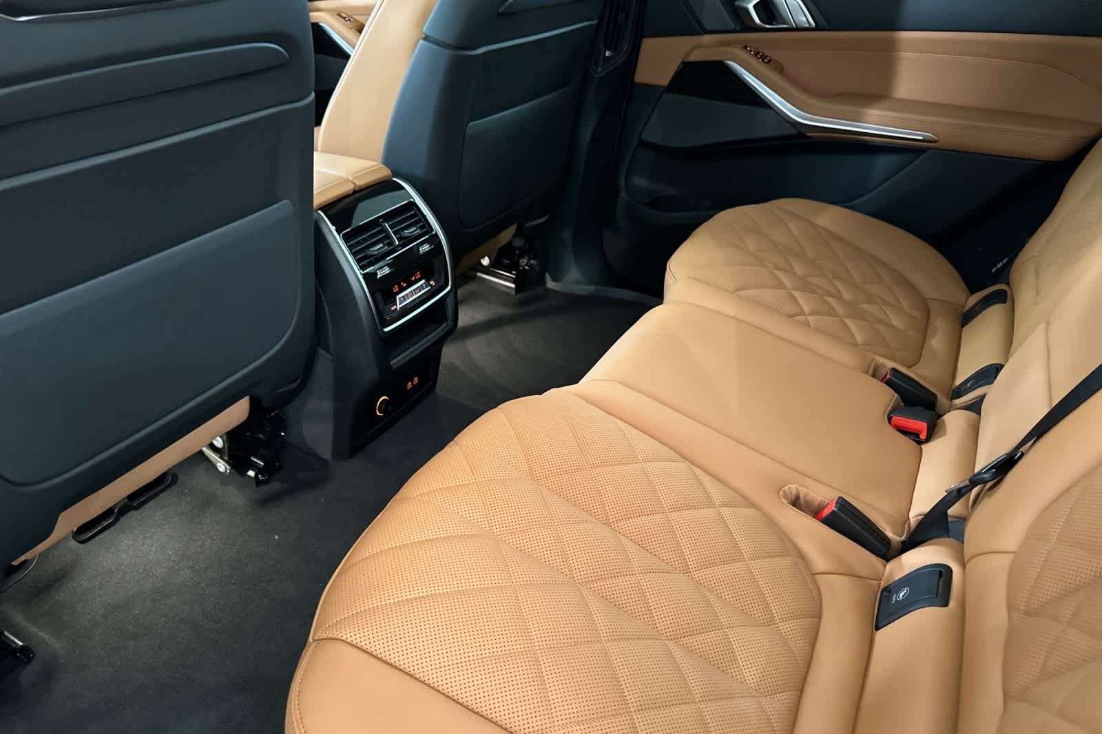 Thumbnail: 2026 BMW X7 - 4