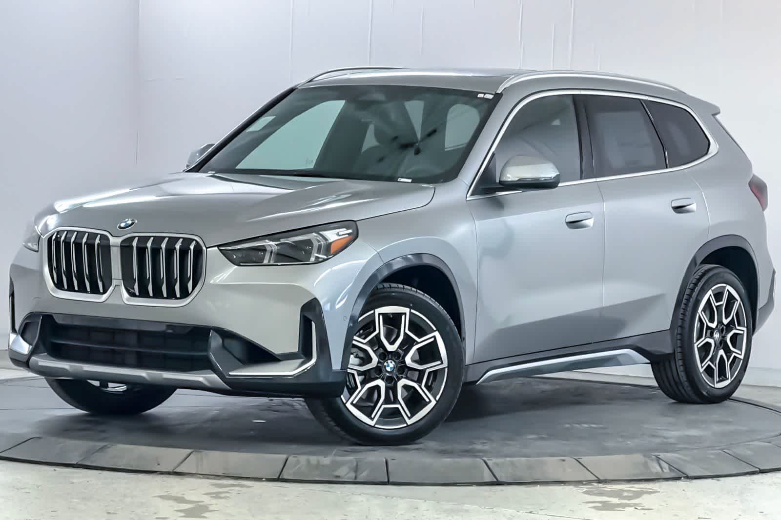 Thumbnail: 2026 BMW X1 - 1