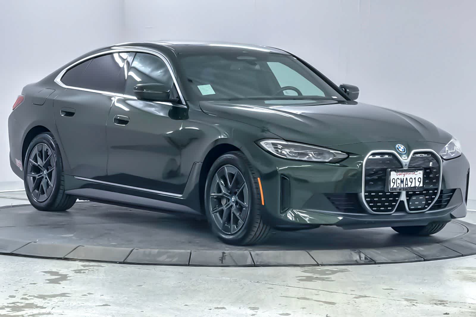 Thumbnail: 2023 BMW i4 - 9