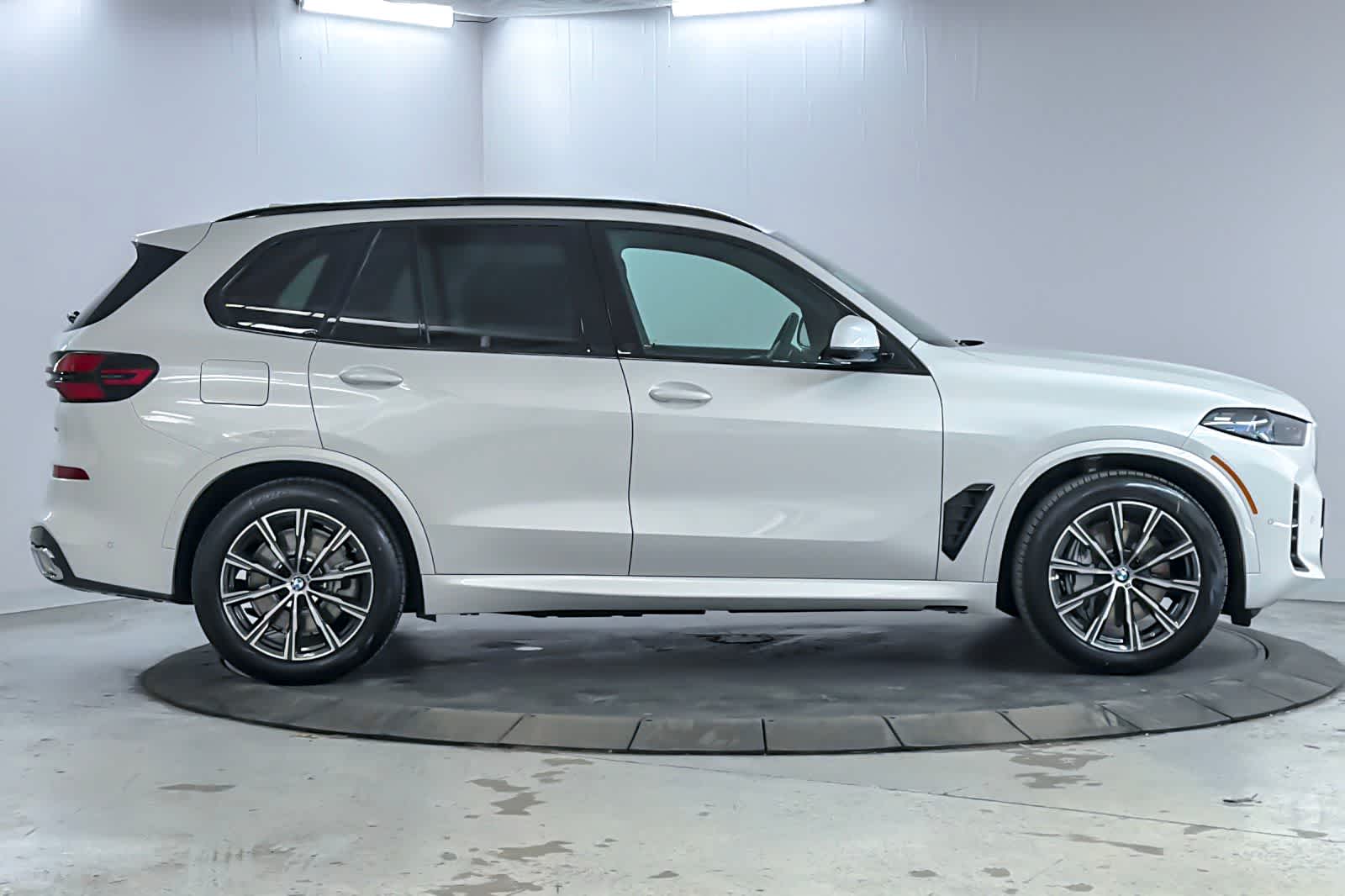 Thumbnail: 2026 BMW X5 - 8