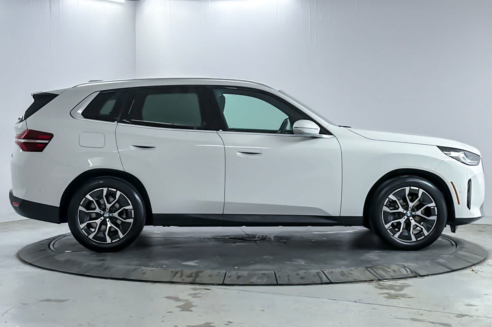 Thumbnail: 2026 BMW X3 - 8