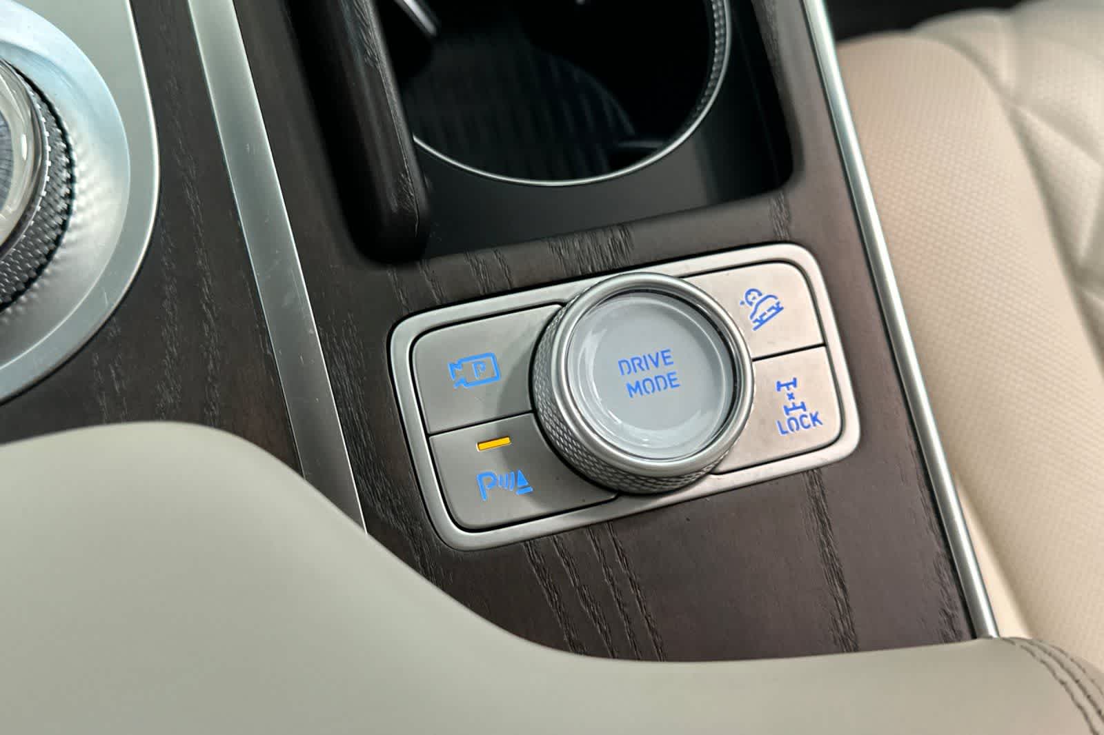 Thumbnail: 2023 Genesis GV80 - 29