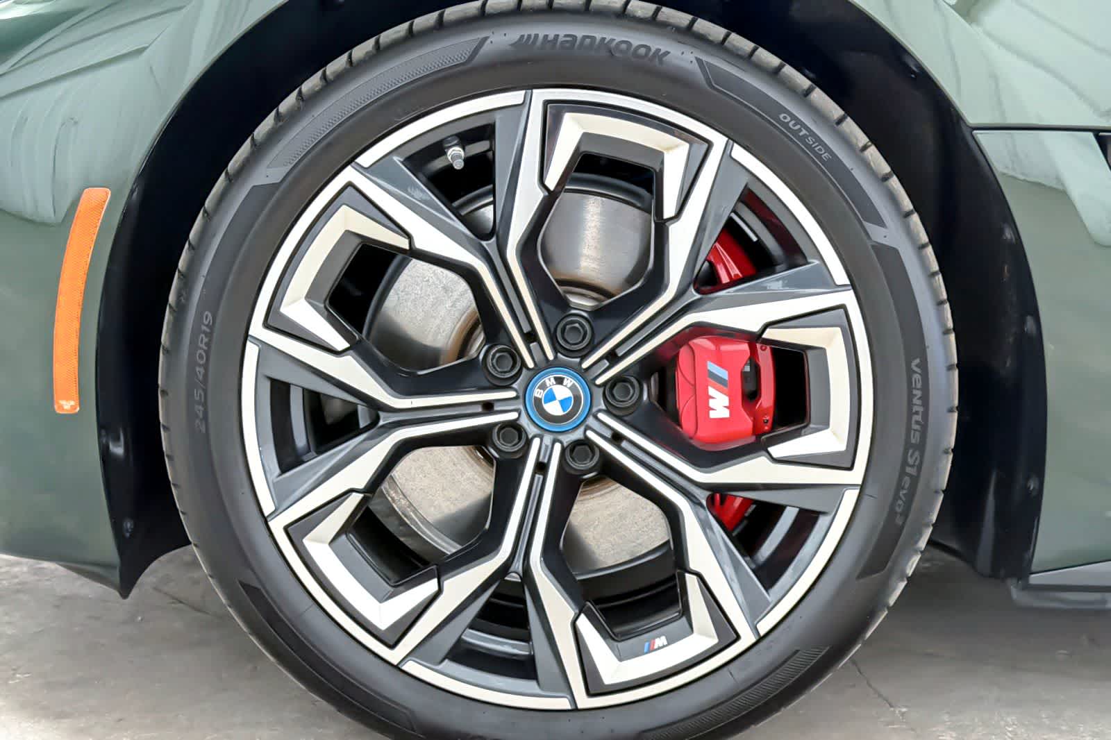 Thumbnail: 2023 BMW i4 - 24