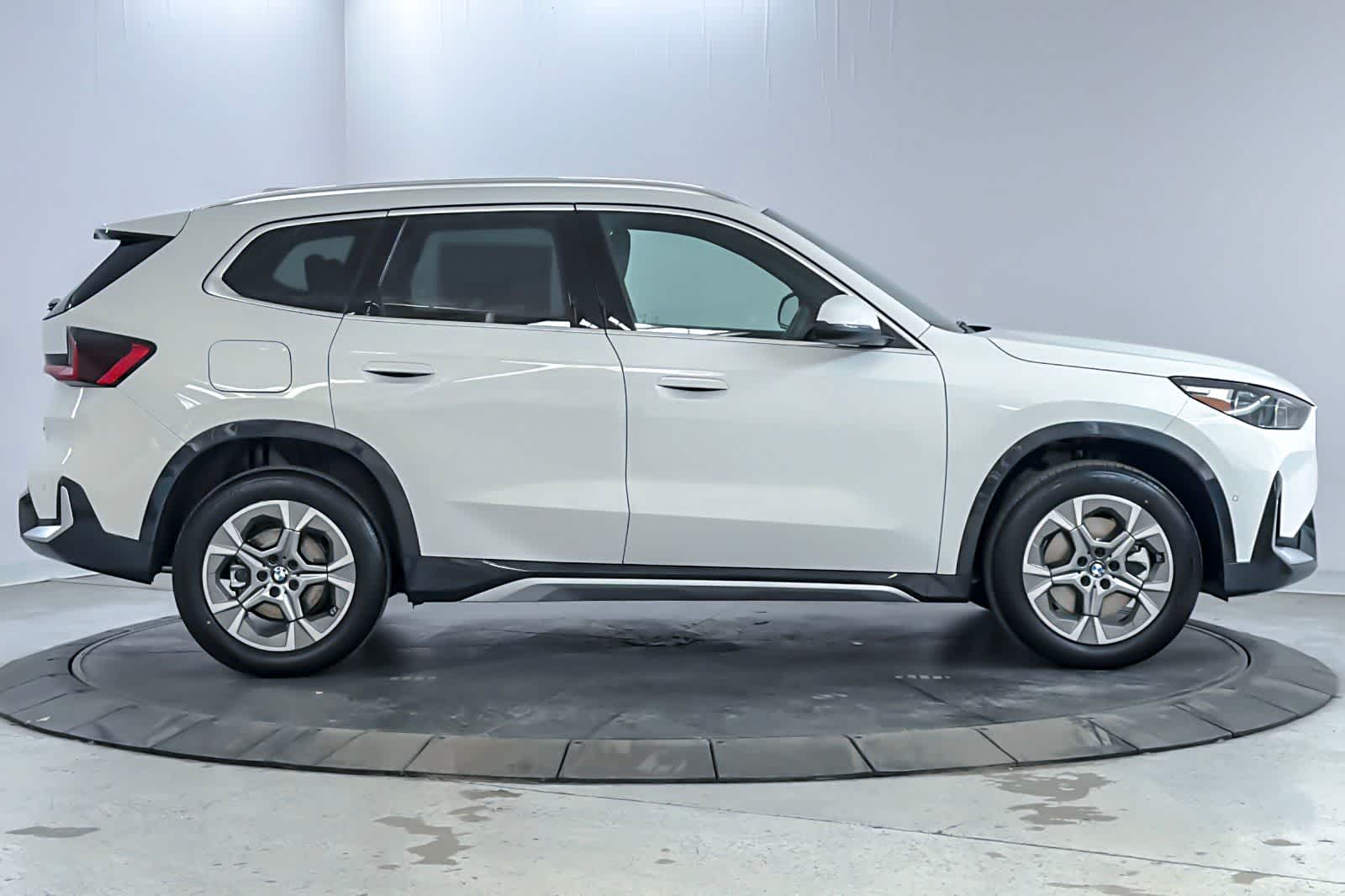 Thumbnail: 2026 BMW X1 - 8