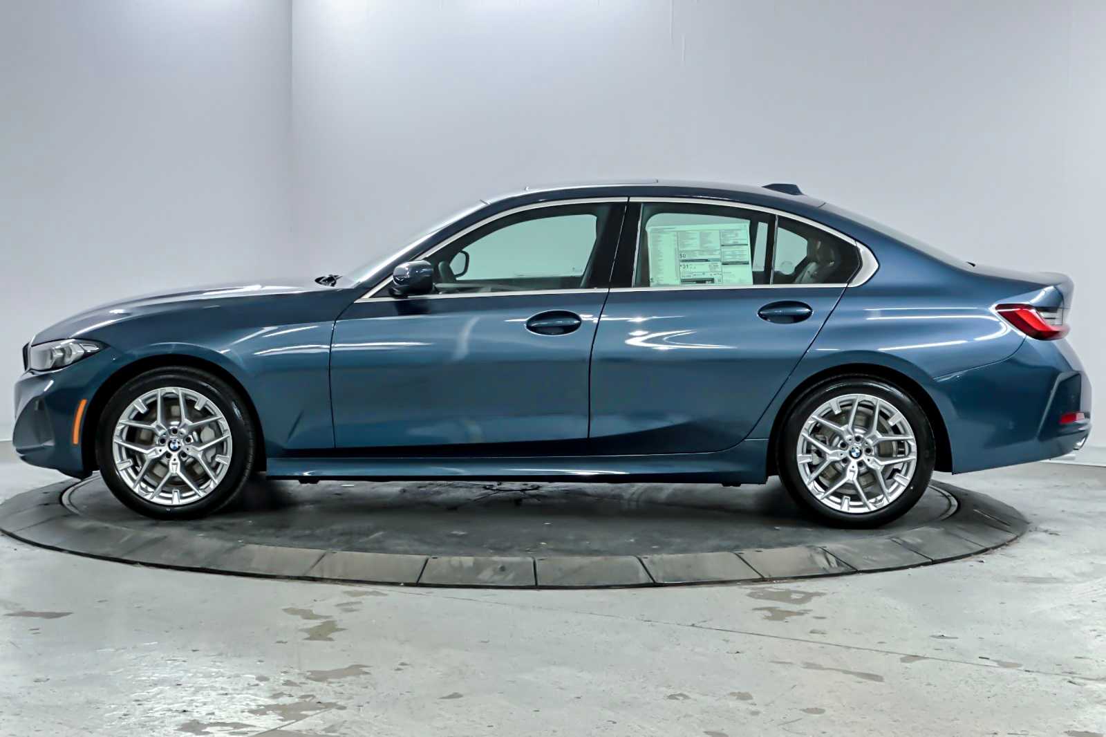 Thumbnail: 2026 BMW 3 Series - 5