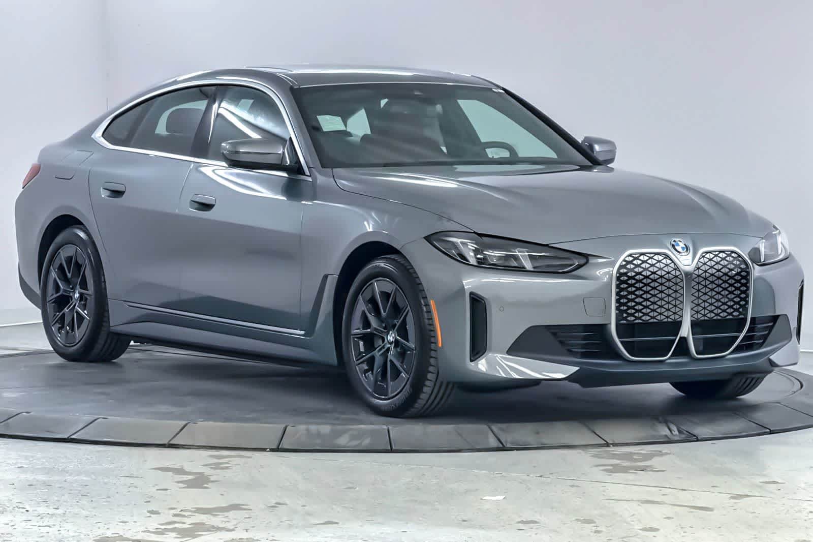 Thumbnail: 2026 BMW i4 - 9