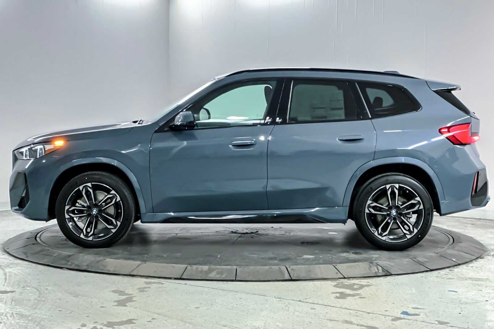 Thumbnail: 2026 BMW X1 - 5