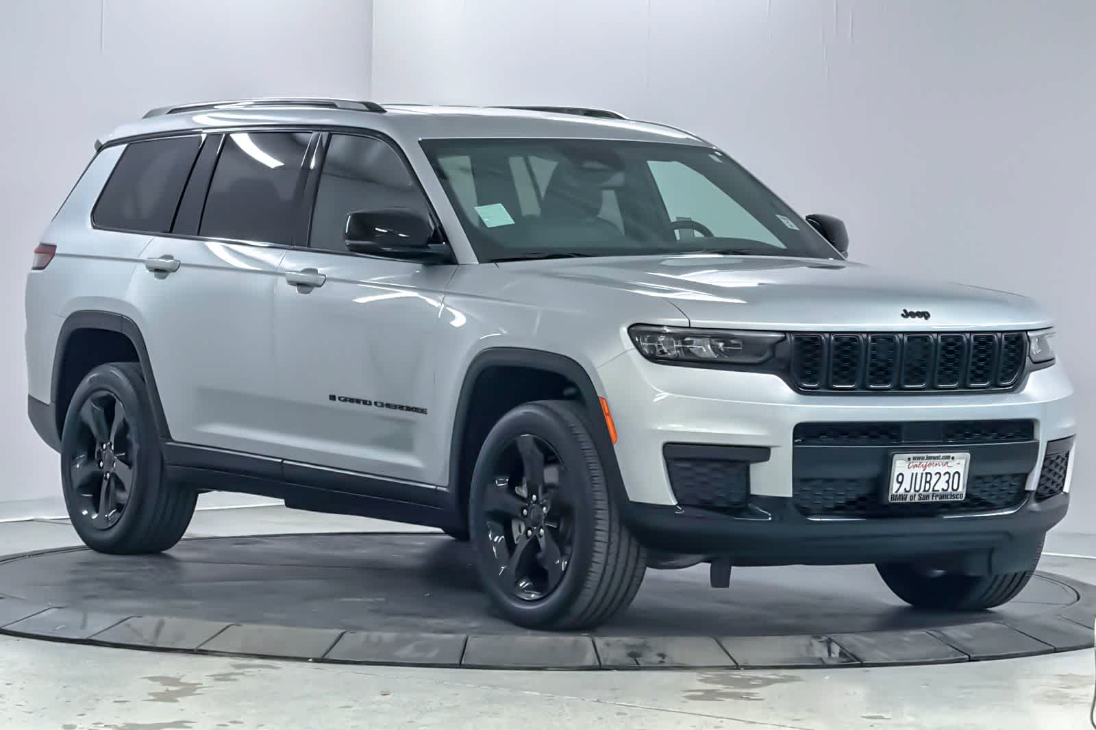 Thumbnail: 2023 Jeep Grand Cherokee L - 9