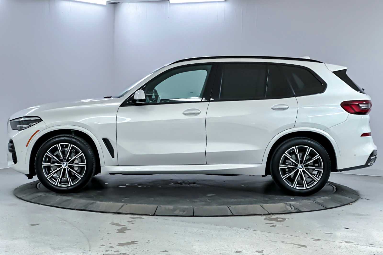 Thumbnail: 2023 BMW X5 - 5