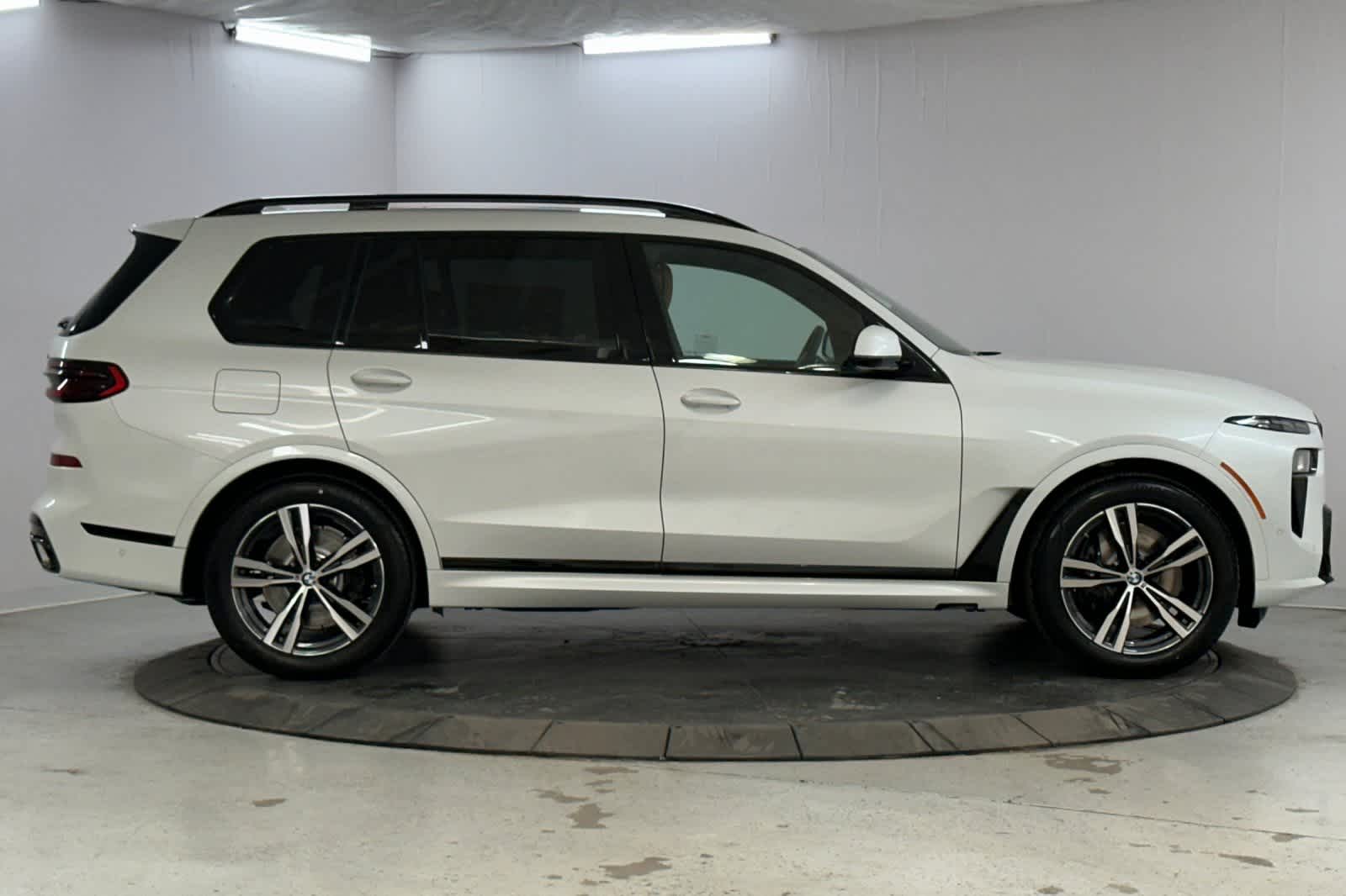 2026 BMW X7 xDrive40i 8