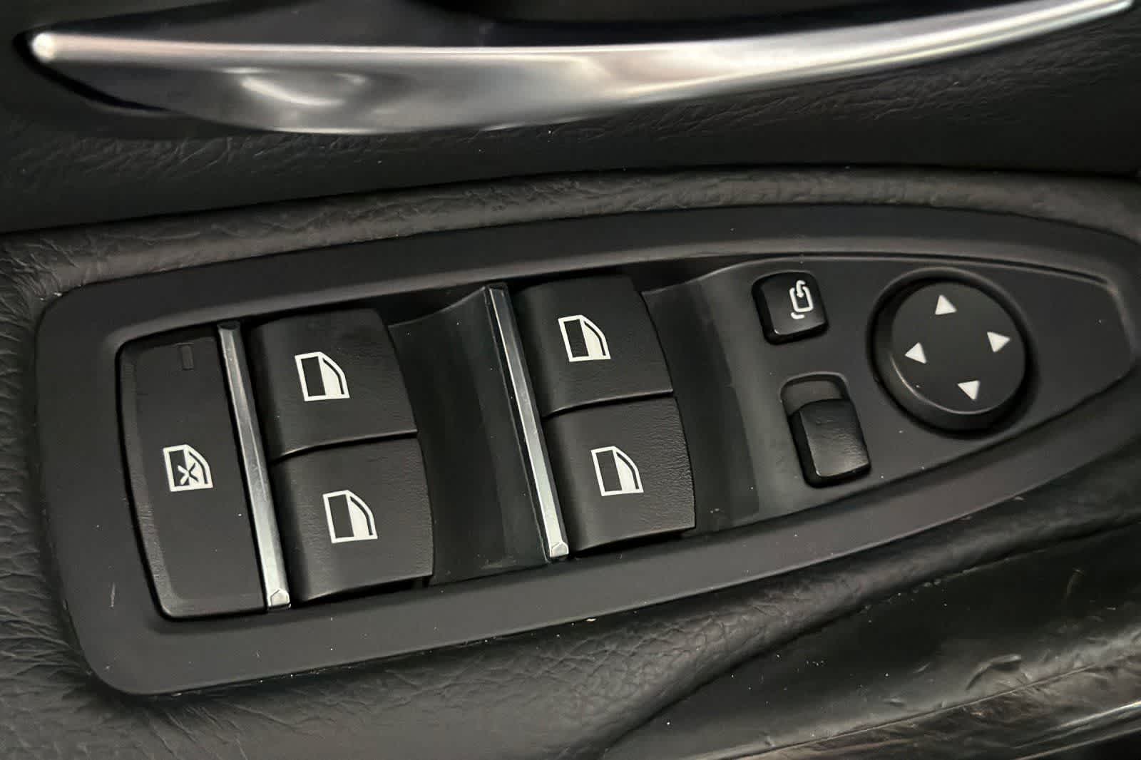 Thumbnail: 2016 BMW 3 Series - 13