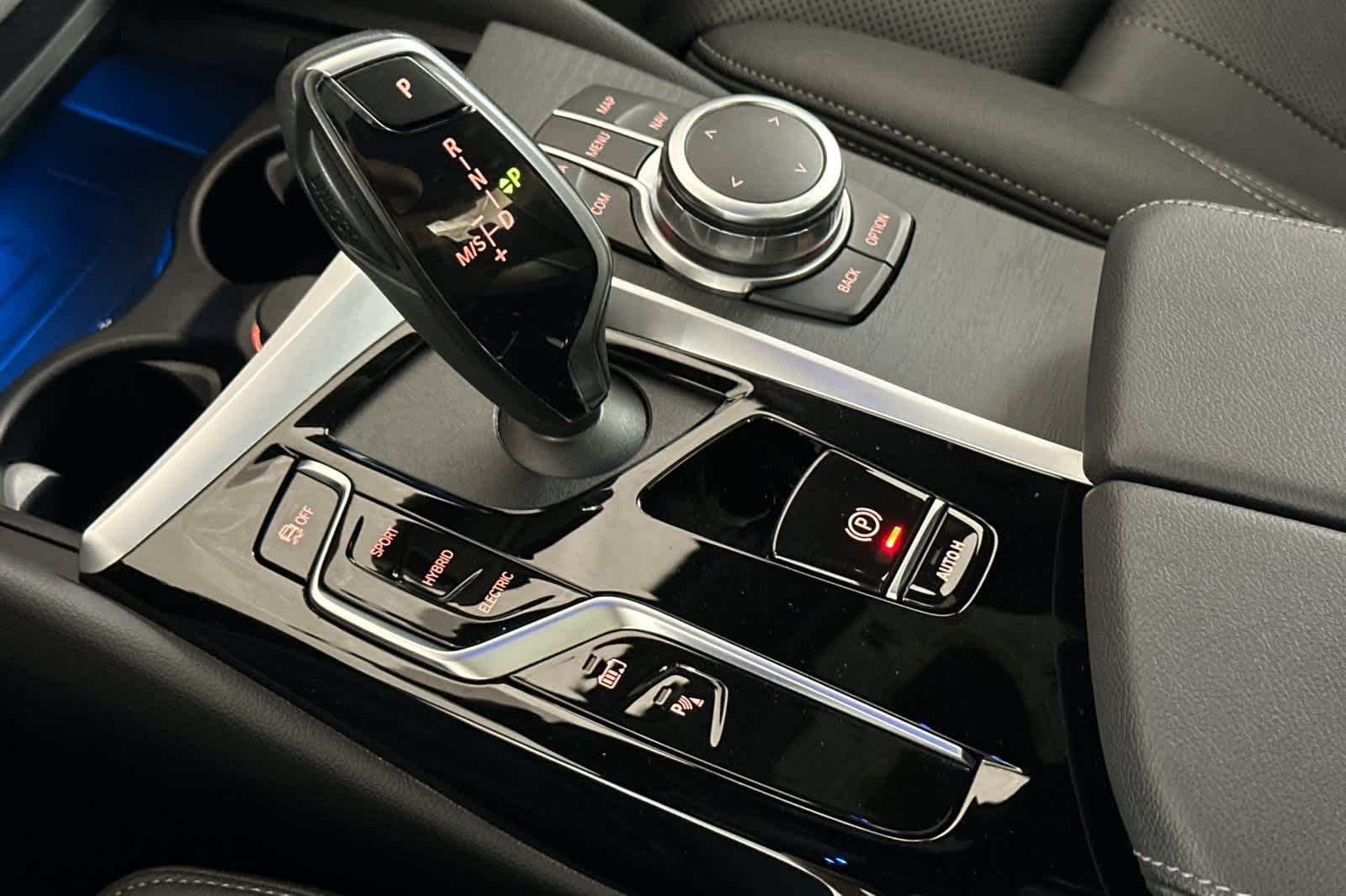 2022 BMW 5 Series 530e 21