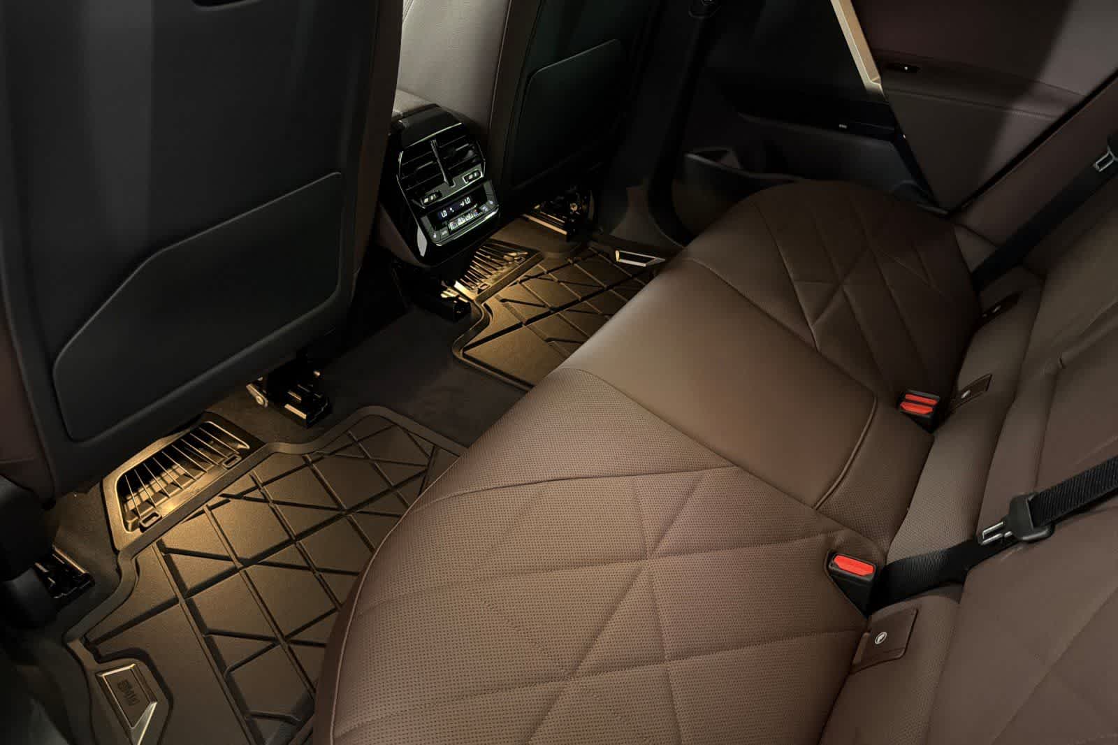 Thumbnail: 2026 BMW iX - 4