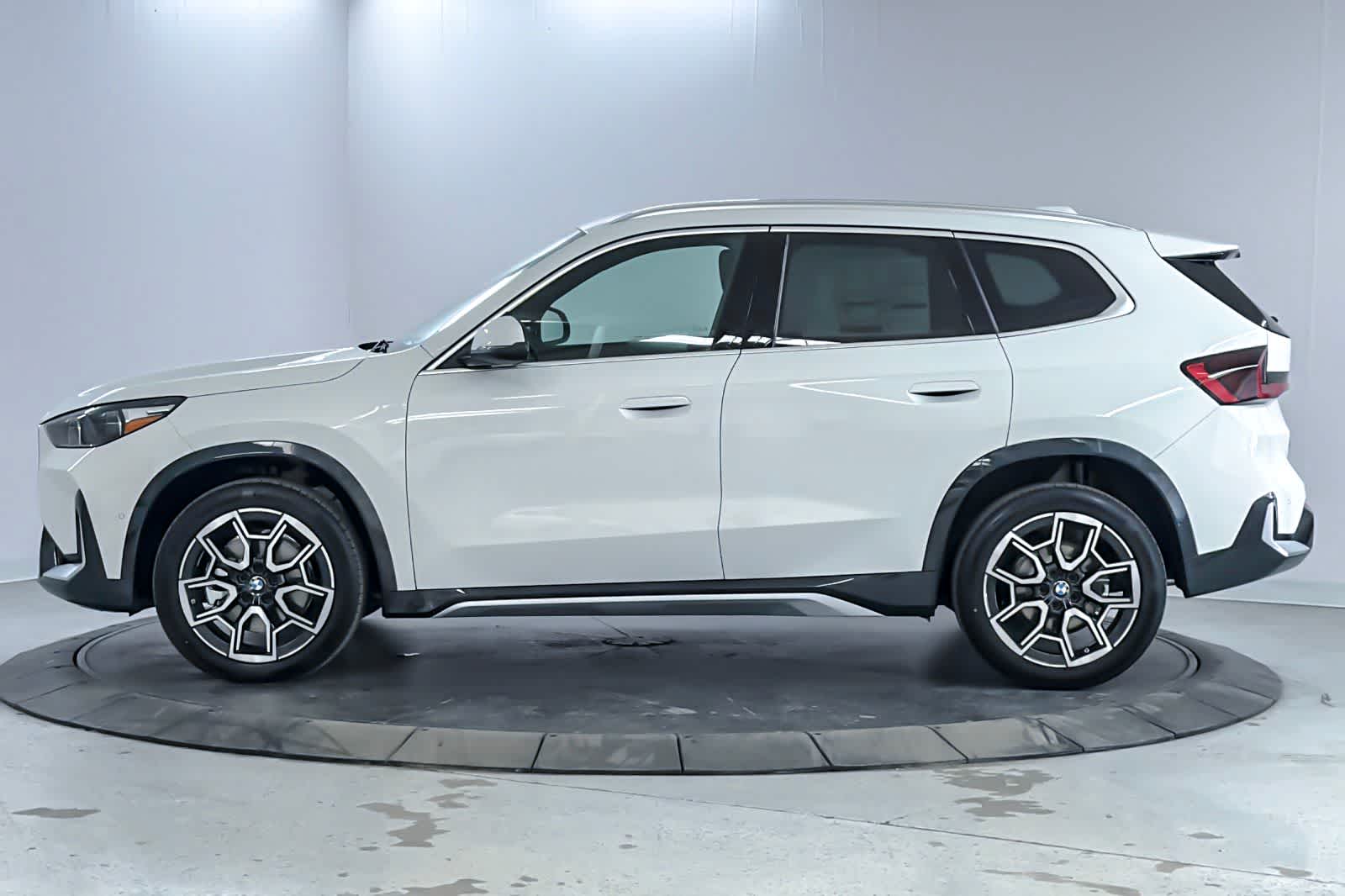 Thumbnail: 2026 BMW X1 - 5