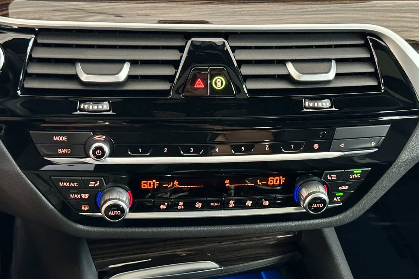 Thumbnail: 2023 BMW 5 Series - 20