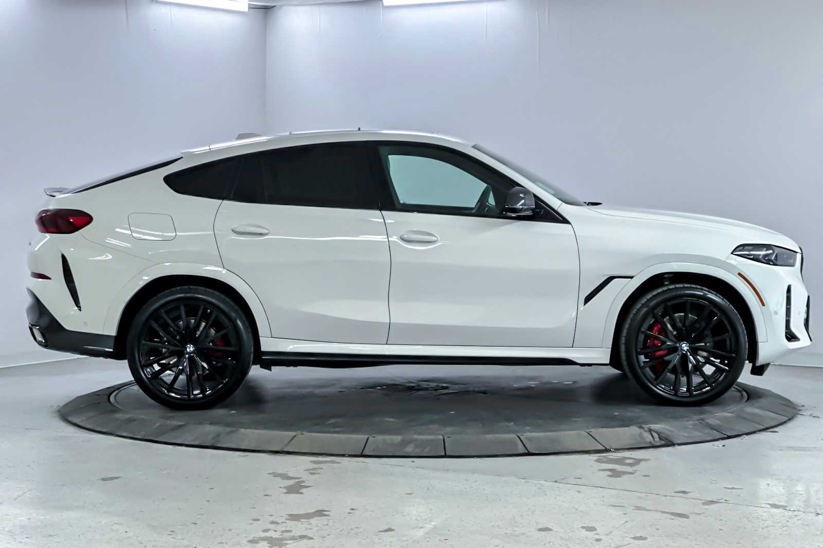 Thumbnail: 2026 BMW X6 - 8