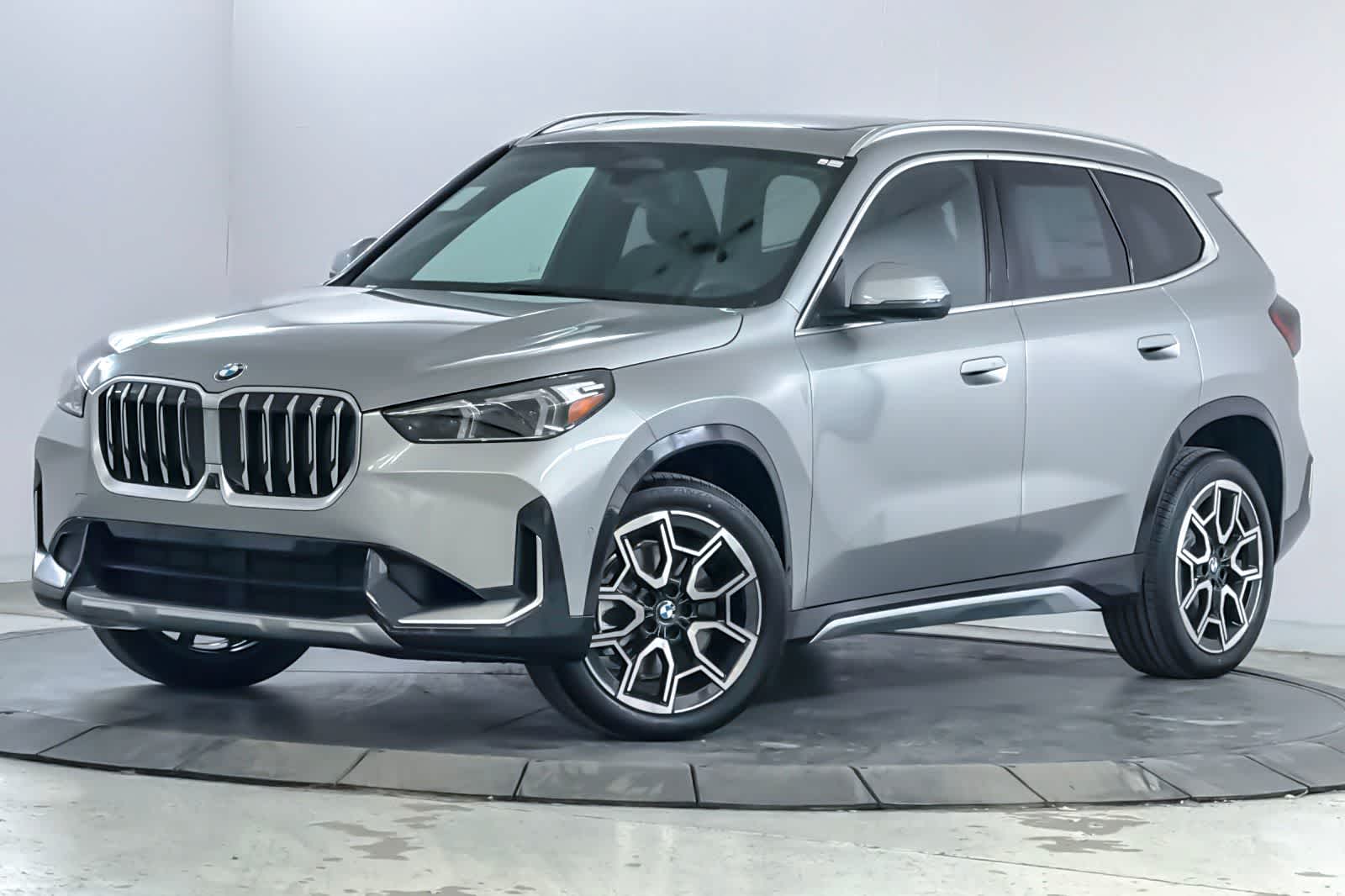 Thumbnail: 2026 BMW X1 - 1