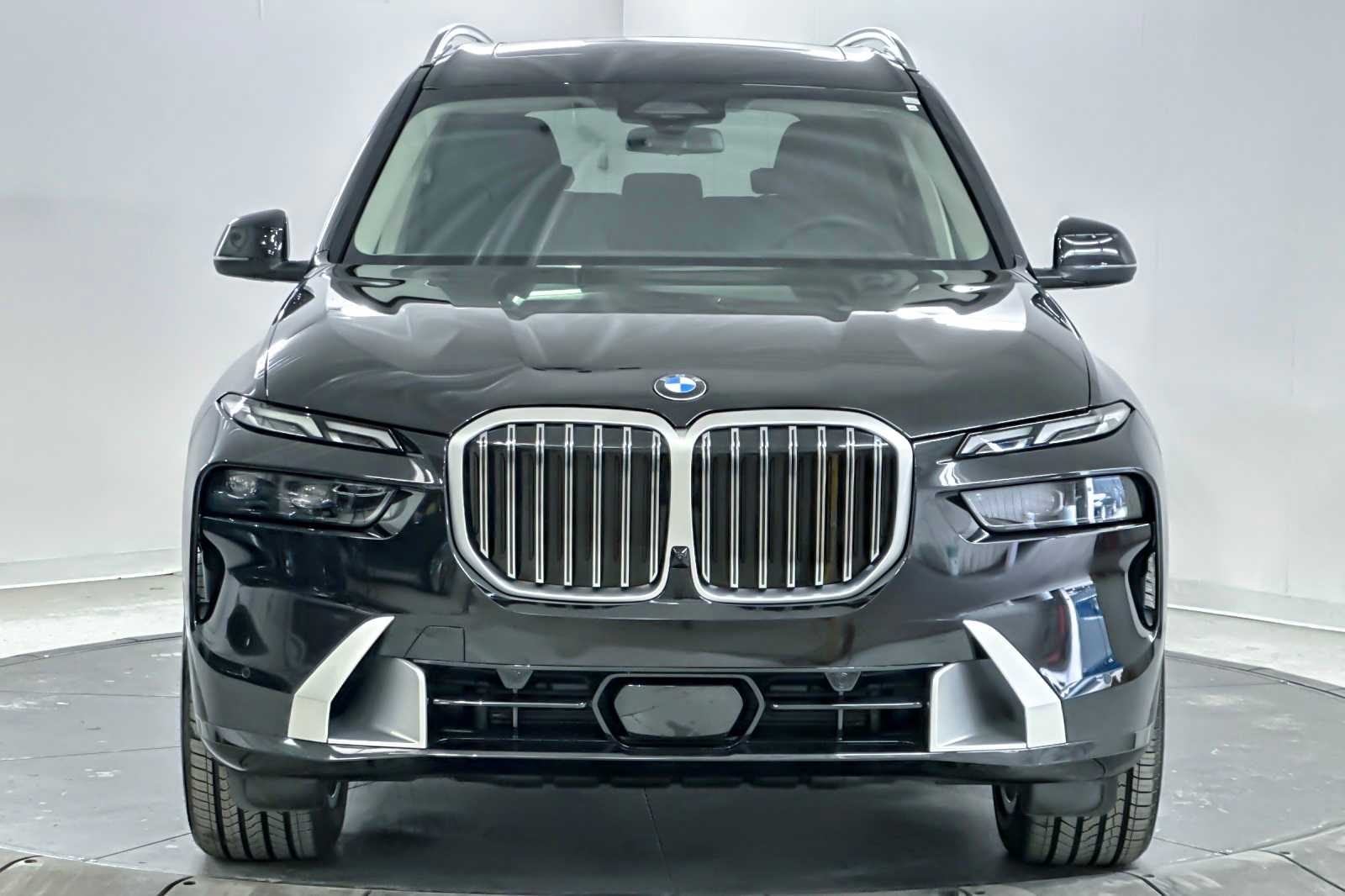 Thumbnail: 2026 BMW X7 - 10