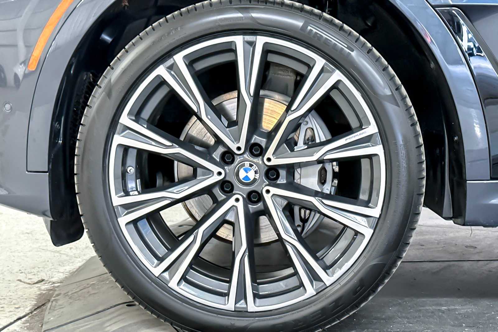 2022 BMW X7 xDrive40i 27