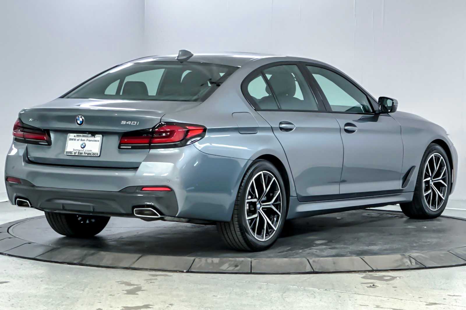 Thumbnail: 2022 BMW 5 Series - 2