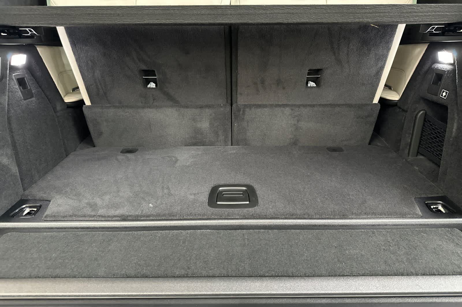 Thumbnail: 2026 BMW X7 - 15