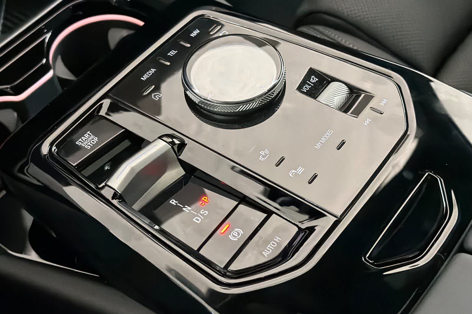 Thumbnail: 2027 BMW 5 Series - 21
