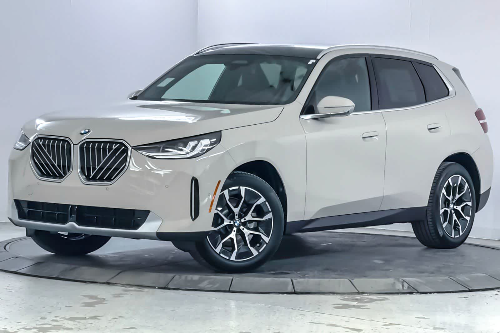 Thumbnail: 2026 BMW X3 - 1