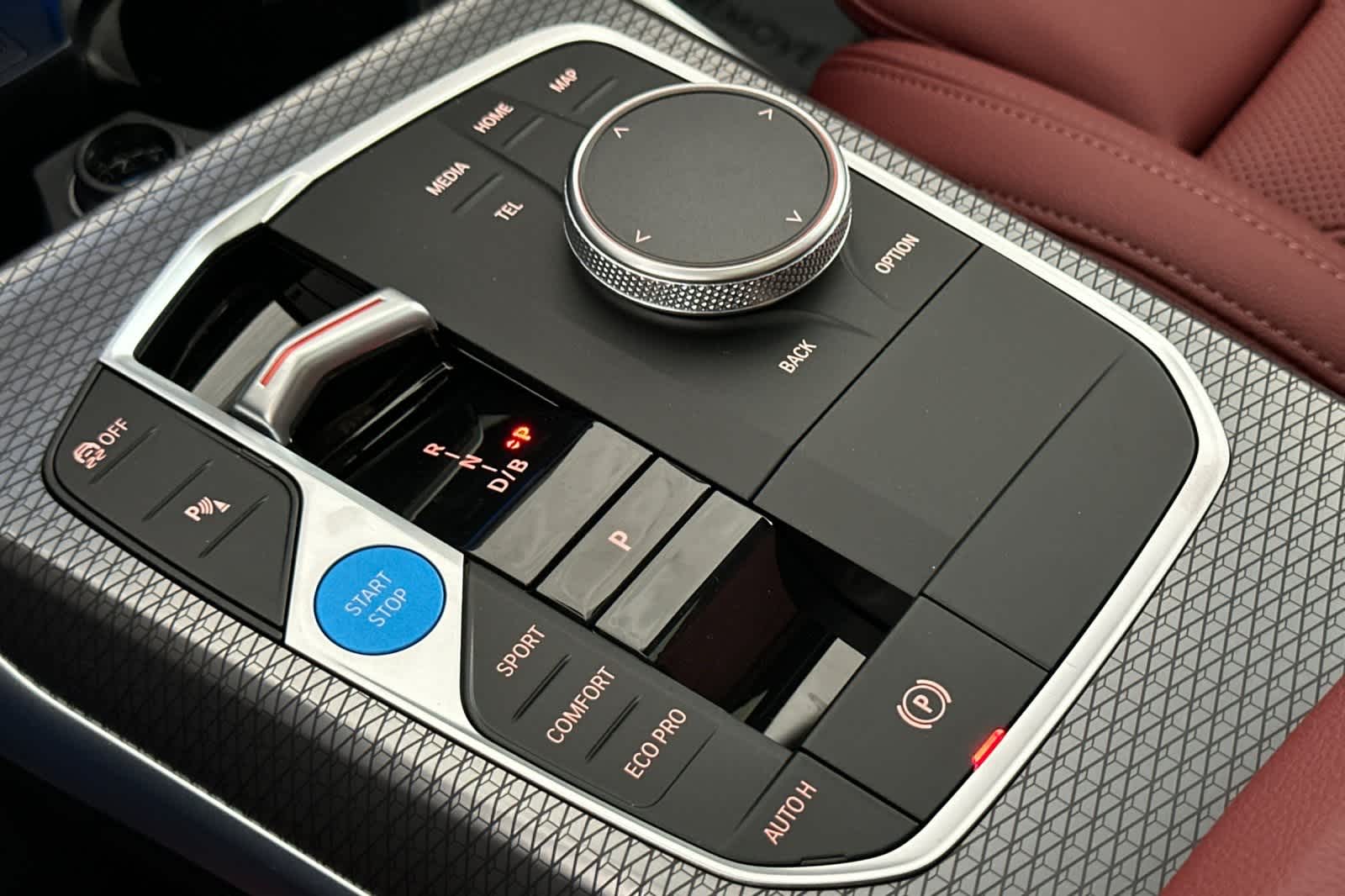 Thumbnail: 2025 BMW i4 - 21