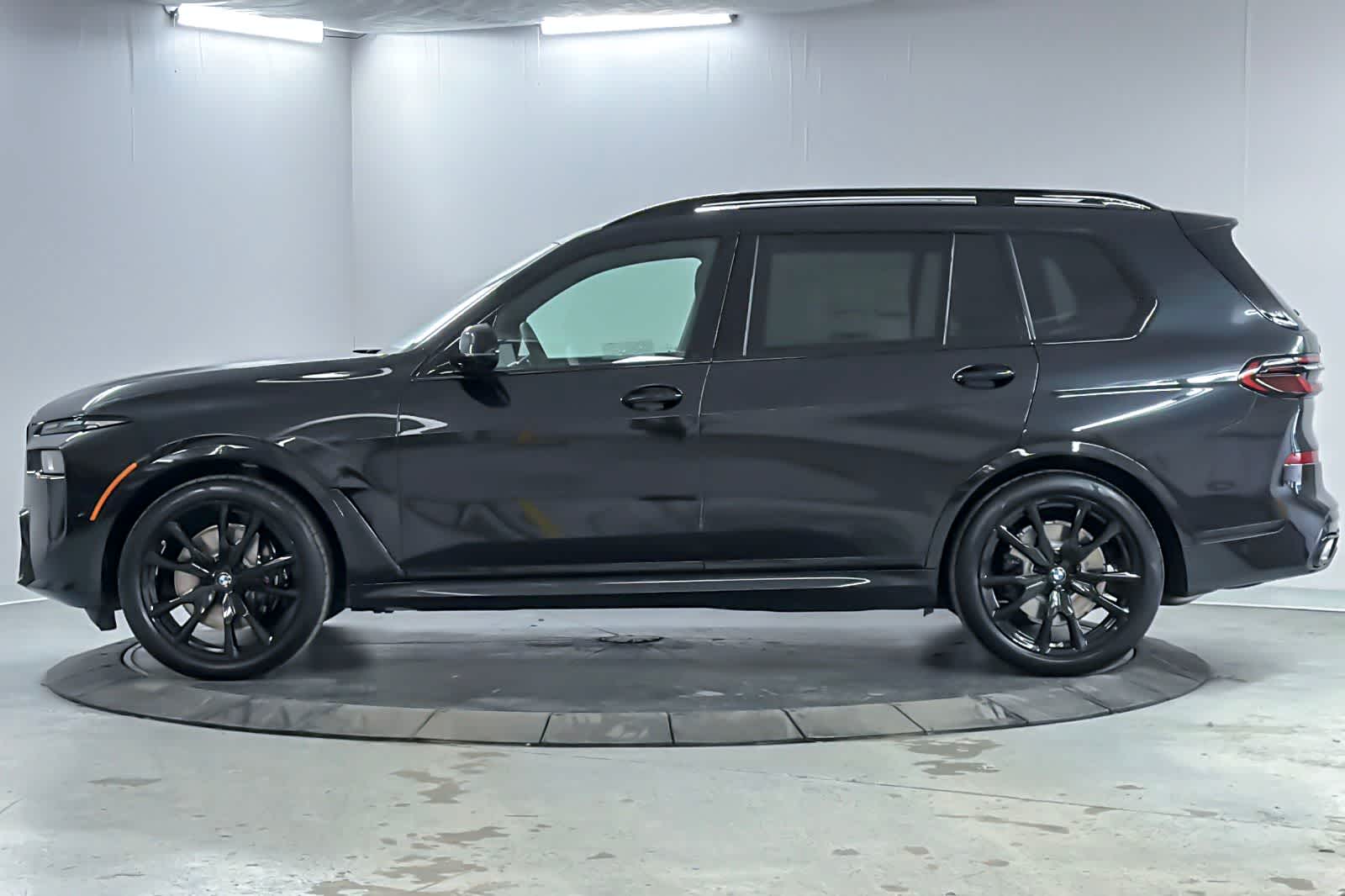 Thumbnail: 2027 BMW X7 - 5