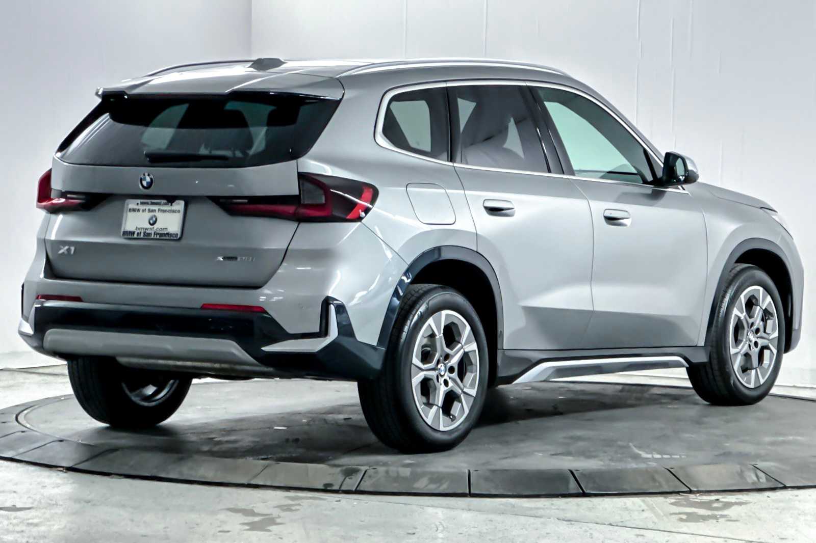 Thumbnail: 2023 BMW X1 - 2