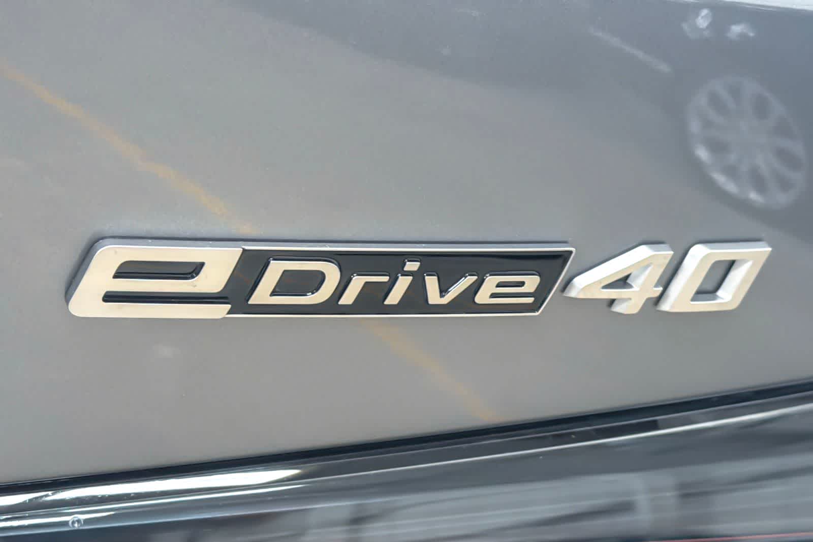 Thumbnail: 2026 BMW i4 - 25