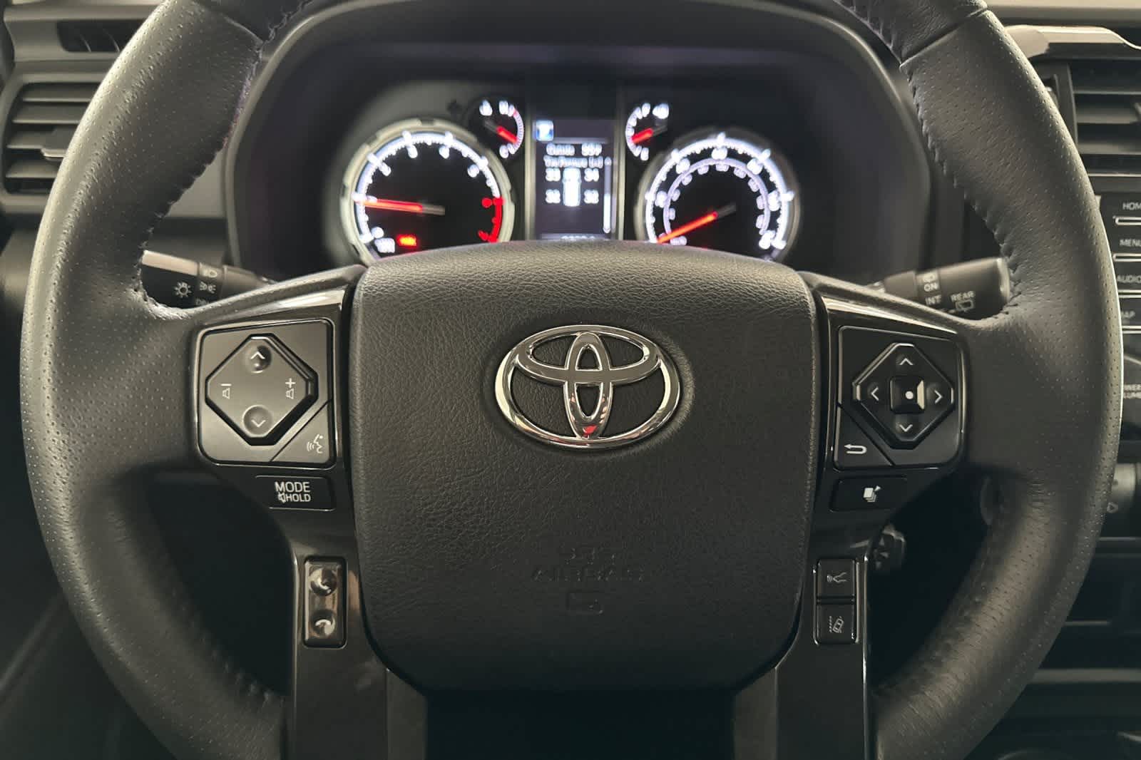 Thumbnail: 2020 Toyota 4Runner - 24